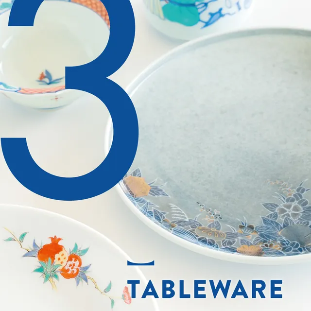 【オープンまであと3日。】

九州陶磁文化館に所蔵されている
有田焼の名品や、人気窯元の器を使用。

うつわを実際に手に取り、使う（use）ことができる
USEUM ARITAでしかできない
とくべつ