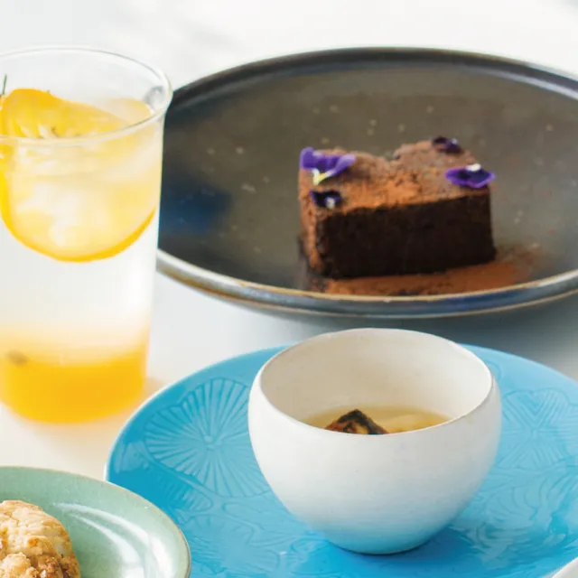 【2026.02.17. GRAND OPEN】
.
佐賀県立九州陶磁文化館の3Fに、新しいカフェが誕生します。

地元の旬野菜 × 有田焼。

CAFE USEUM ARITAには、
さまざまな「想